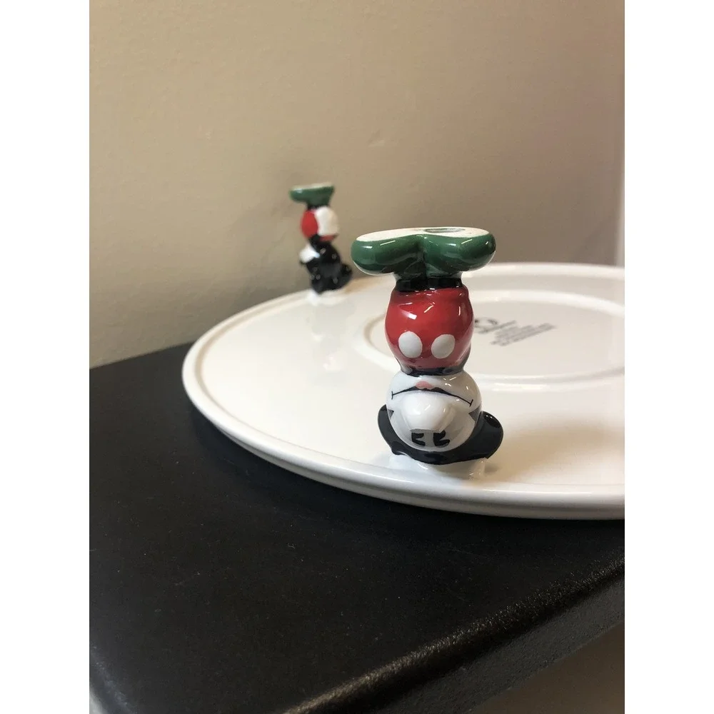 Disney Mickey Mouse Holiday‎ Rotating Cake Stand Baker's Turntable Festive Plaid